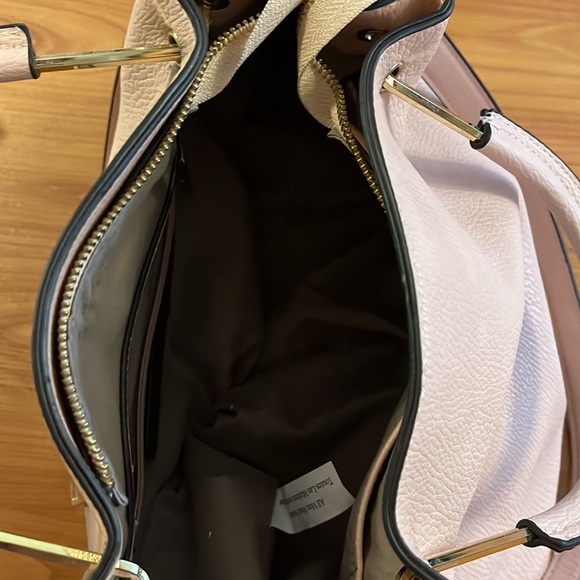 Sondra Roberts Squared vegan leather purse - Picture 7 of 7